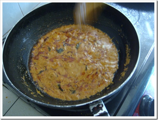7 Let simmer till "pecah minyak" 7 Let simmer till "pecah minyak"